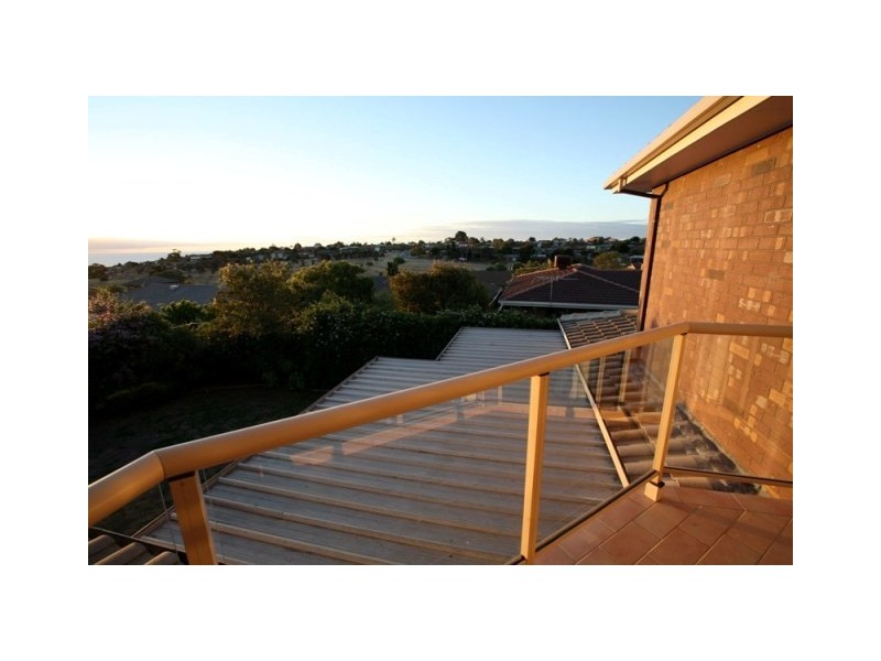 7 Poralka Crescent, Hallett Cove SA 5158