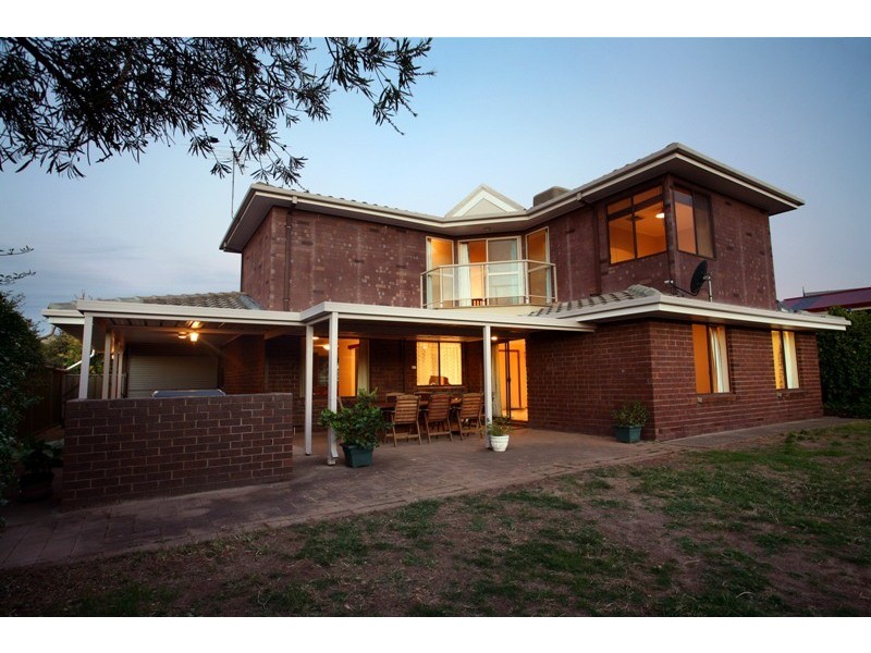 7 Poralka Crescent, Hallett Cove SA 5158