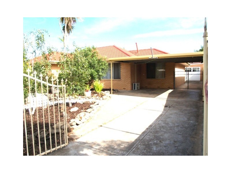 27 Riordan Street, Morphett Vale SA 5162