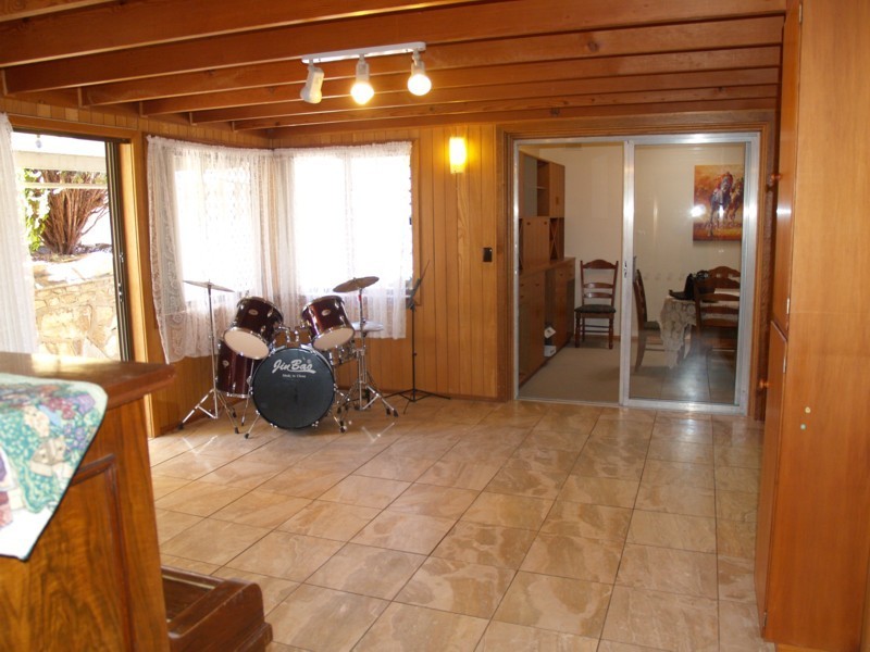 27 Riordan Street, Morphett Vale SA 5162