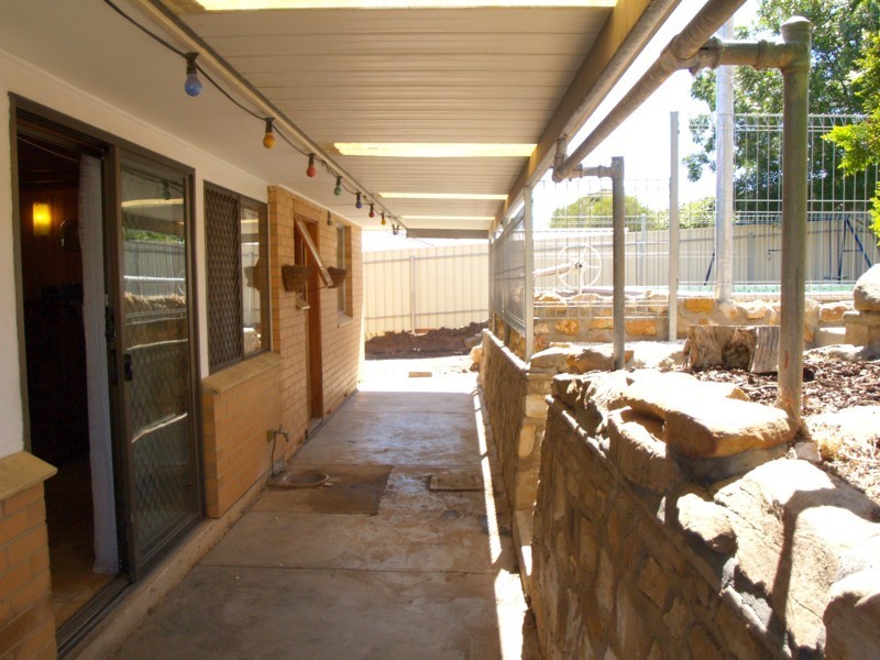 27 Riordan Street, Morphett Vale SA 5162