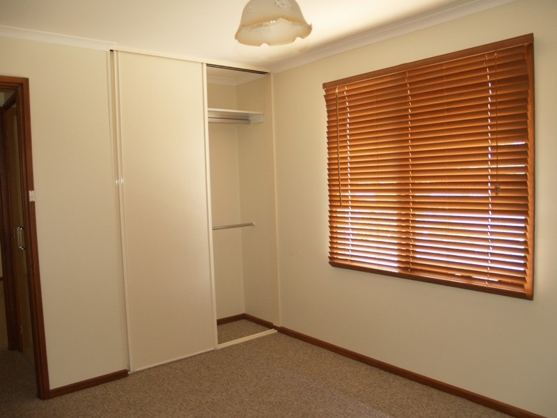 18 WINCHLEY WAY, Huntfield Heights SA 5163