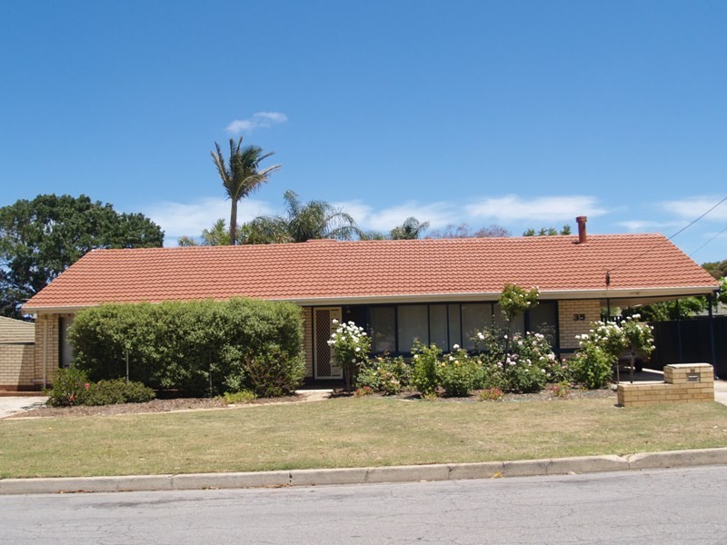 35 WAKEFIELD AVENUE, Morphett Vale SA 5162