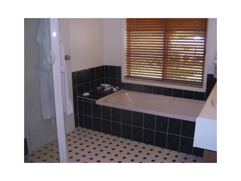 1  Hazeltine Drive, Seaford Rise SA 5169