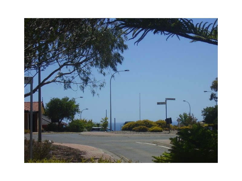 1  Hazeltine Drive, Seaford Rise SA 5169
