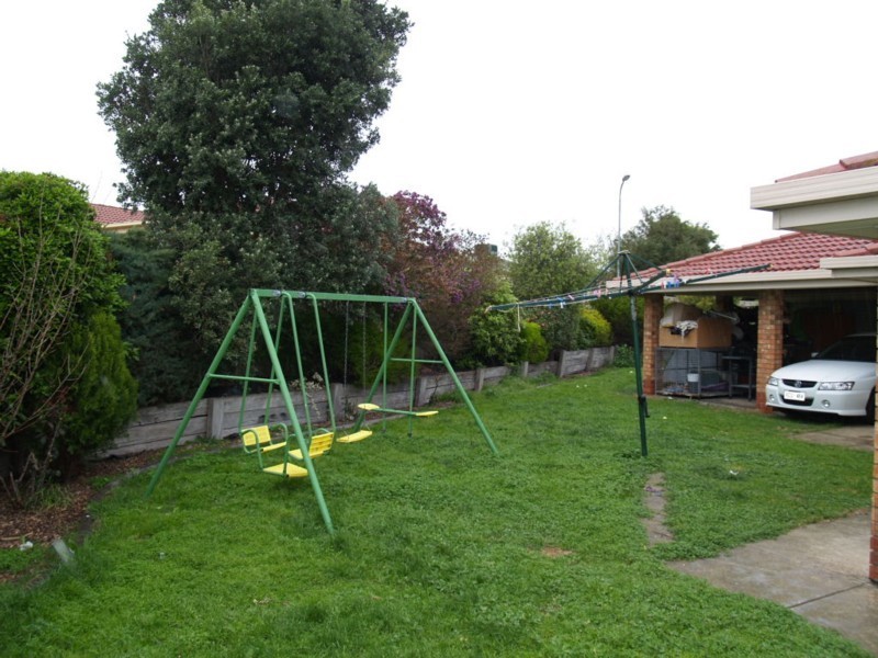 23 Allman Avenue, Woodcroft SA 5162