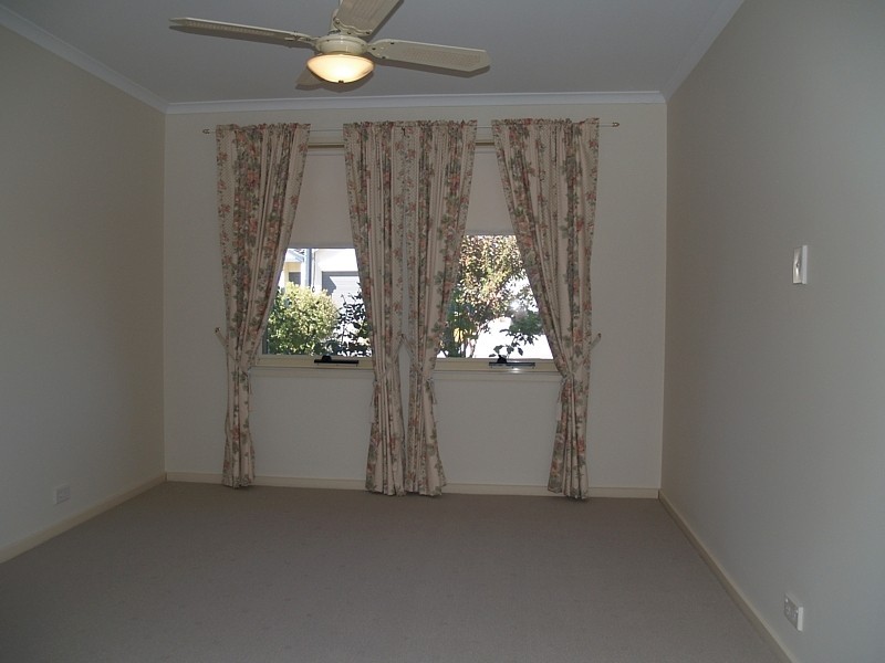 7 Bloomsbury Court, Woodcroft SA 5162