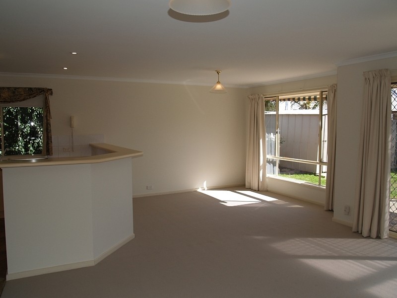 7 Bloomsbury Court, Woodcroft SA 5162