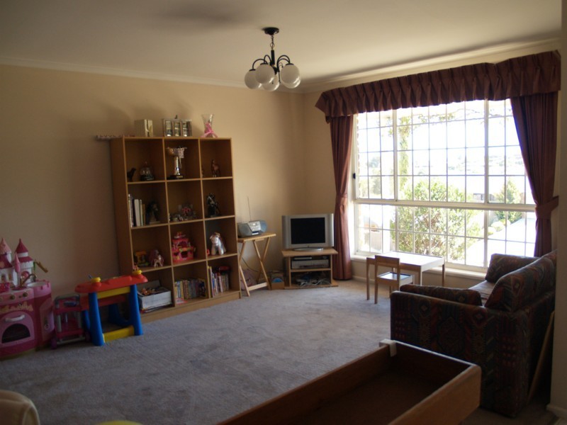 28 Tigress Drive, Hallett Cove SA 5158