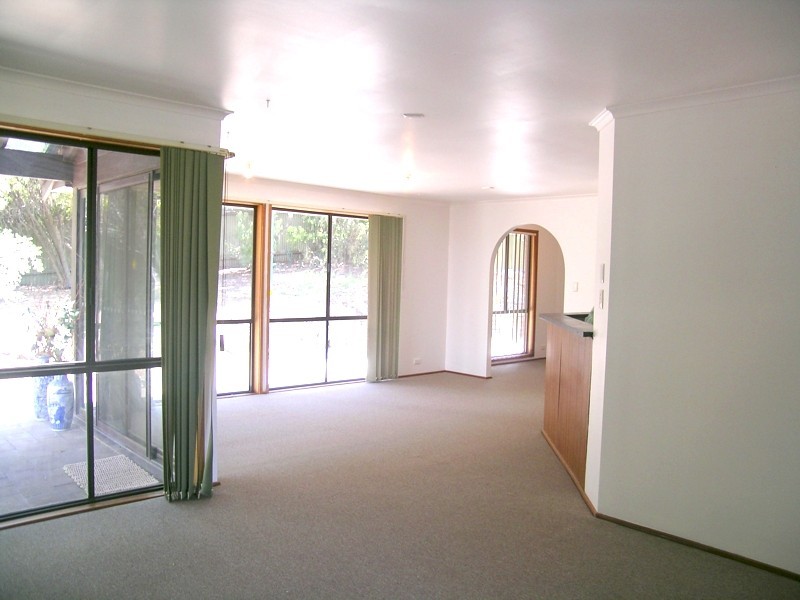13 Barton Drive, Trott Park SA 5158