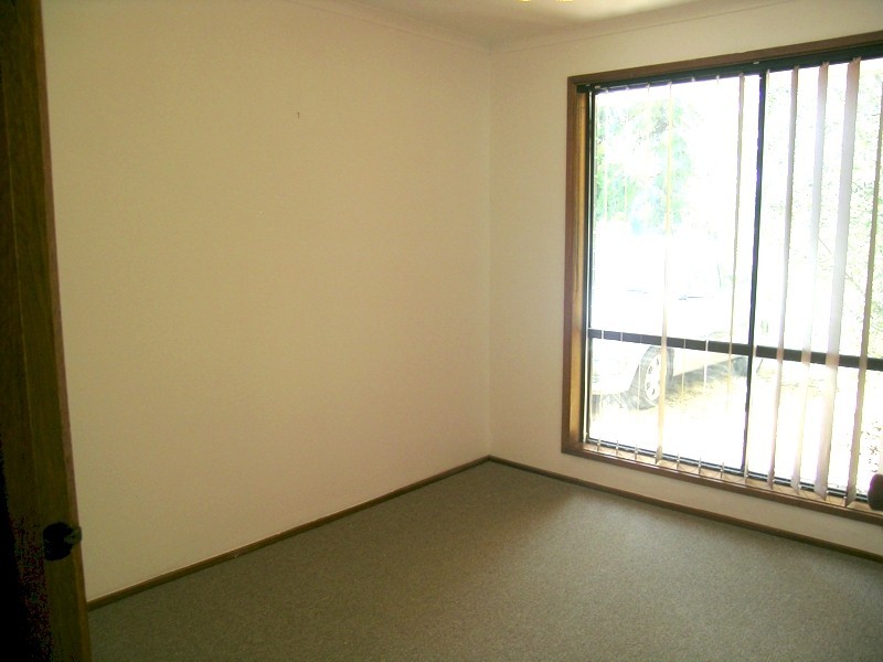 13 Barton Drive, Trott Park SA 5158