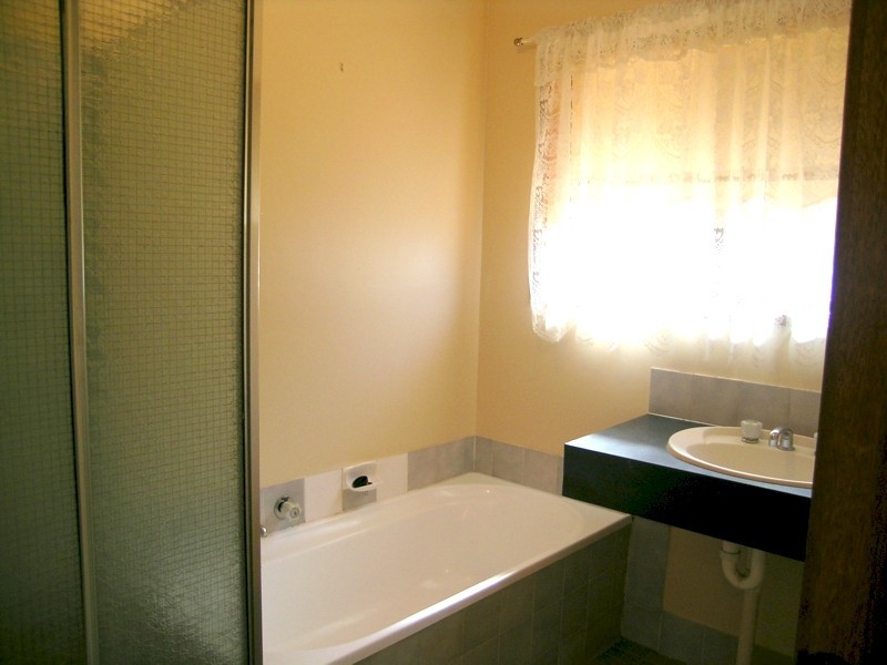 13 Barton Drive, Trott Park SA 5158