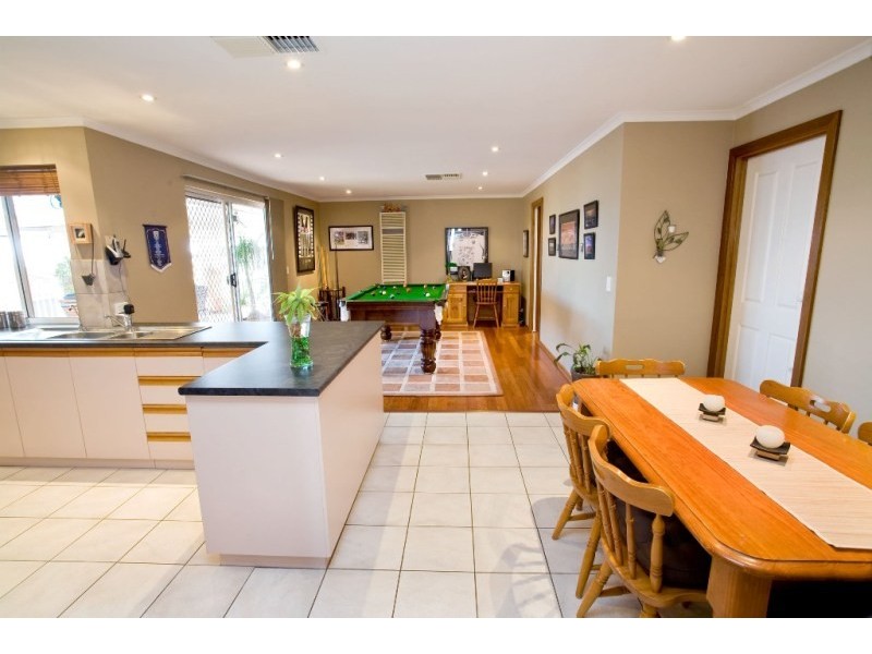 2 RODEO COURT, Hallett Cove SA 5158