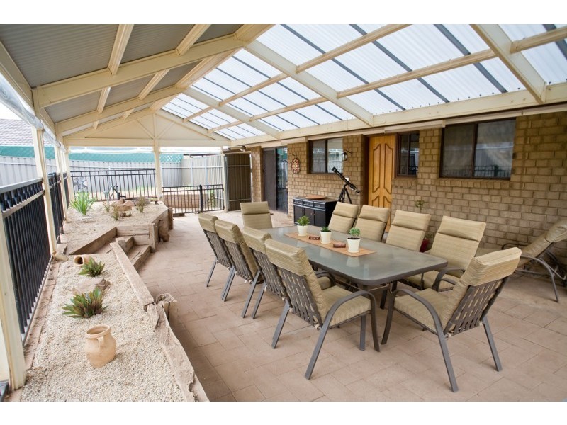 35 Barton Drive, Trott Park SA 5158