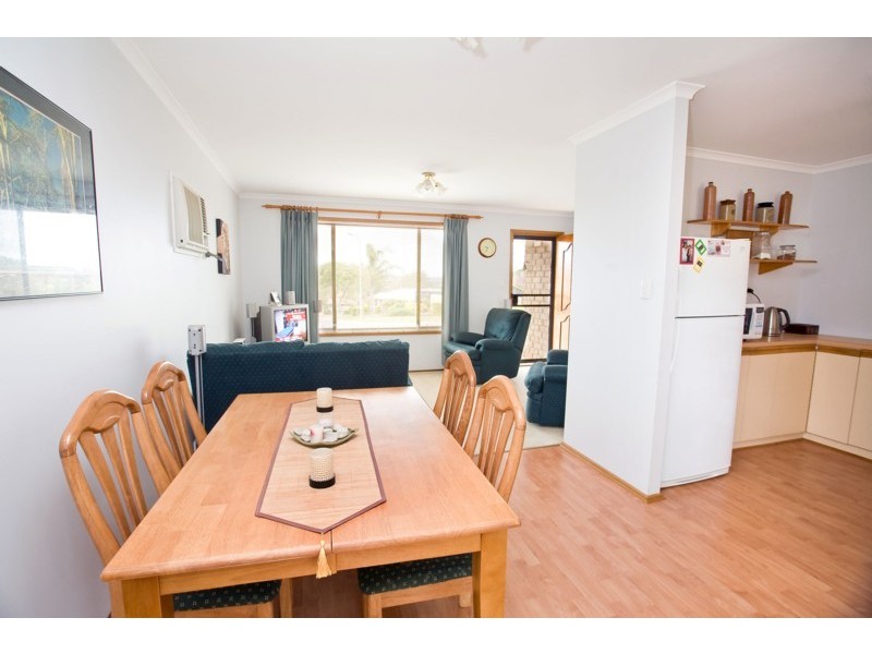 35 Barton Drive, Trott Park SA 5158