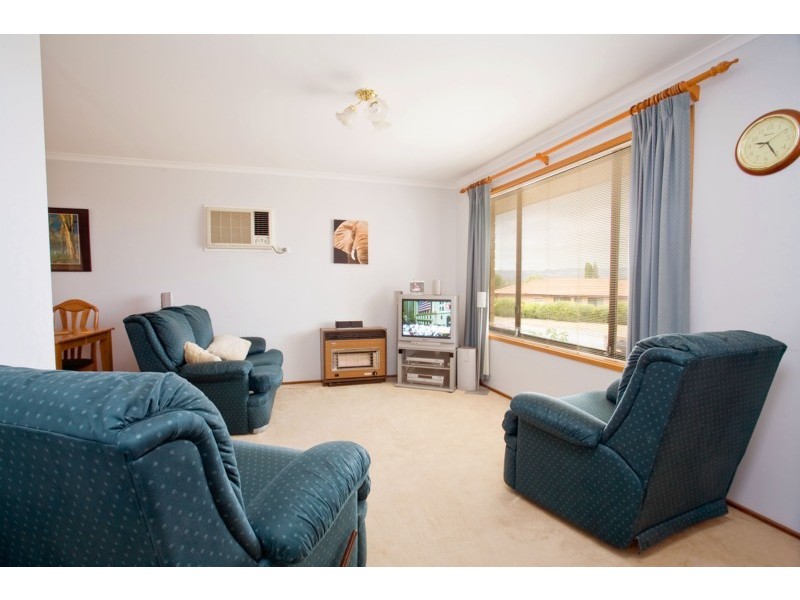 35 Barton Drive, Trott Park SA 5158