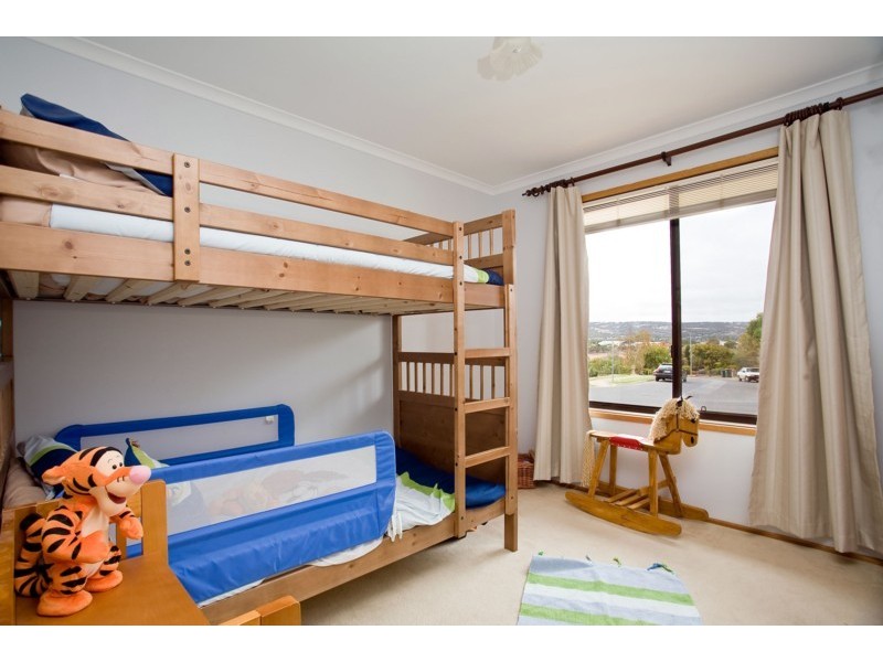 35 Barton Drive, Trott Park SA 5158