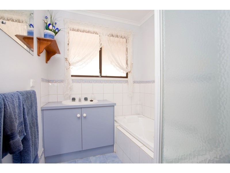 35 Barton Drive, Trott Park SA 5158