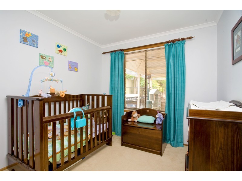 35 Barton Drive, Trott Park SA 5158