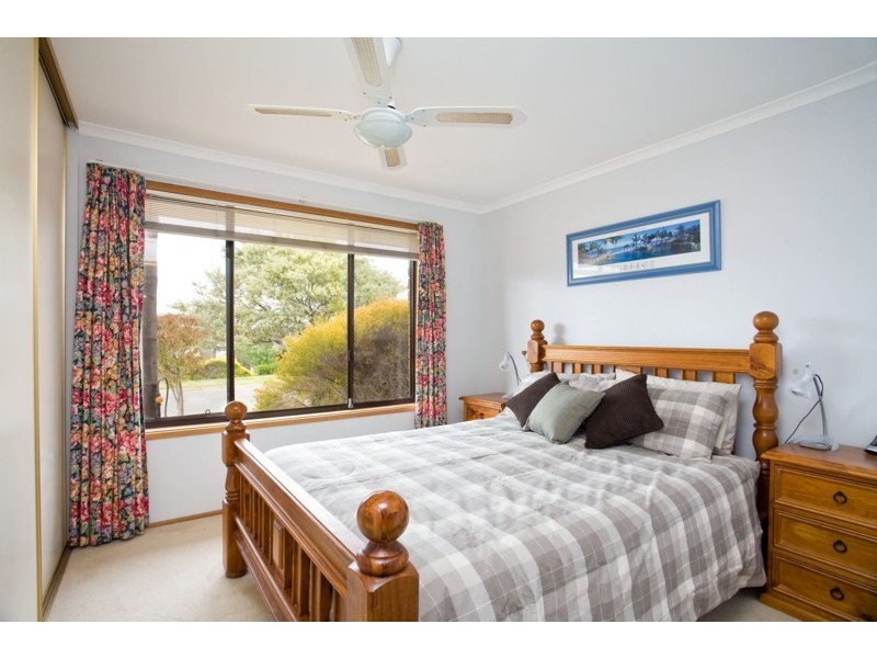 35 Barton Drive, Trott Park SA 5158