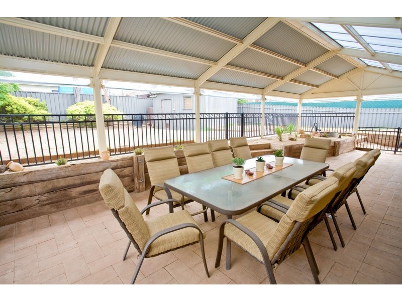35 Barton Drive, Trott Park SA 5158