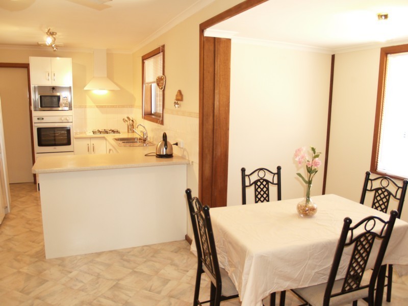 5 Regents Close, Hackham SA 5163