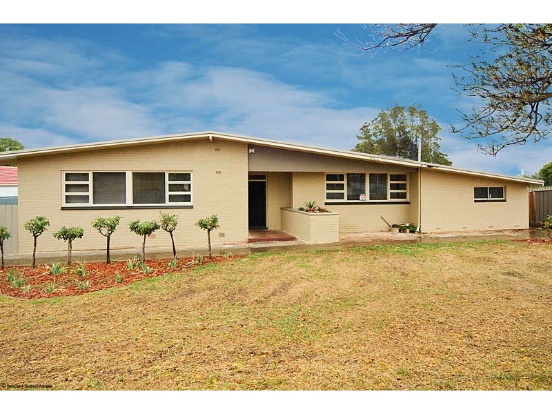 4 Warunda Avenue, Seaview Downs SA 5049
