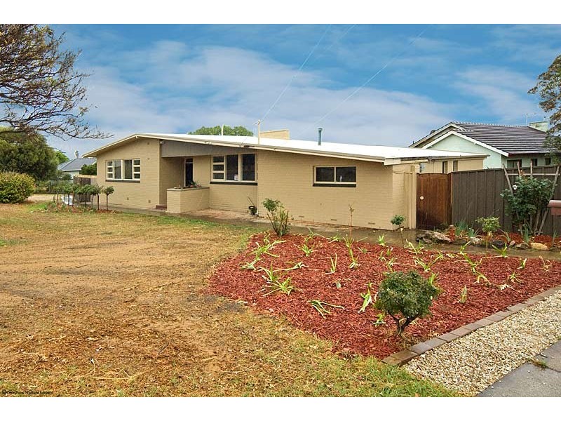 4 Warunda Avenue, Seaview Downs SA 5049