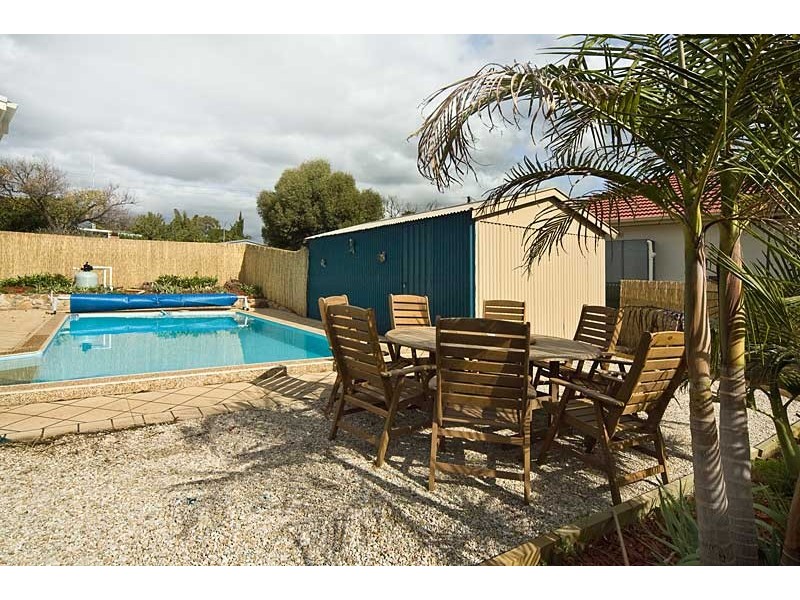 4 Warunda Avenue, Seaview Downs SA 5049