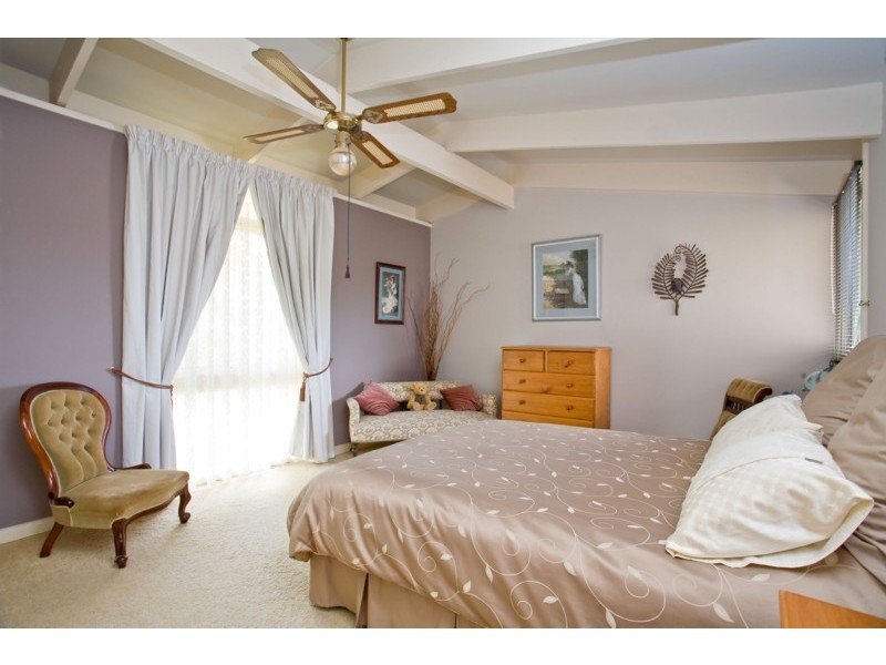 9 Nightingale Crescent, O’halloran Hill SA 5158