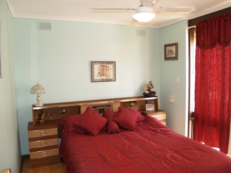 42 Maxwell Road, Hackham West SA 5163