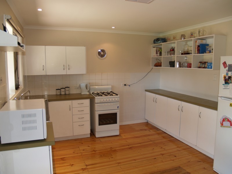 11 Kyeema Avenue, Morphett Vale SA 5162