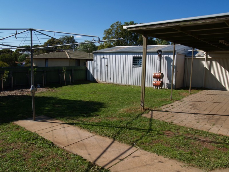 11 Kyeema Avenue, Morphett Vale SA 5162