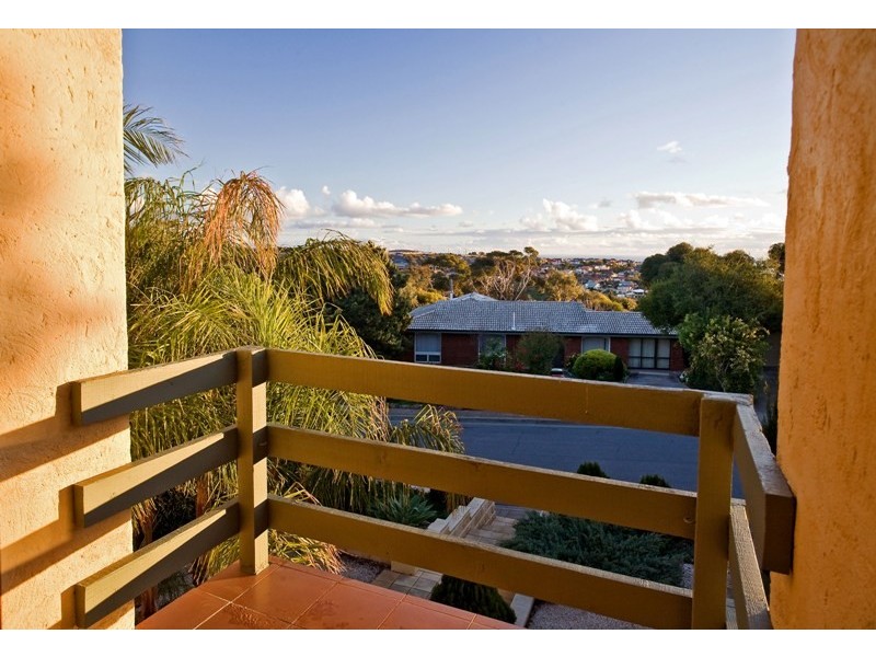 12 Elena Crescent, Hallett Cove SA 5158