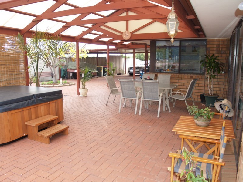 10 Brumby Court, Woodcroft SA 5162