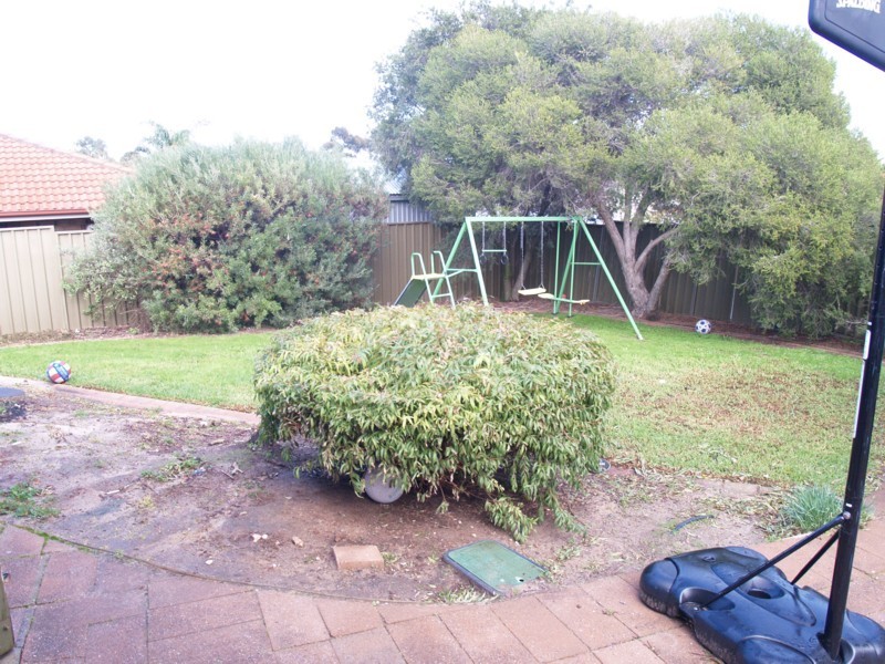 12 LEICHARDT STREET, Woodcroft SA 5162
