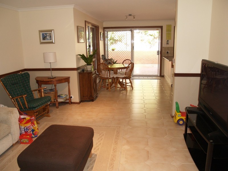 37 Horseshoe Drive, Woodcroft SA 5162