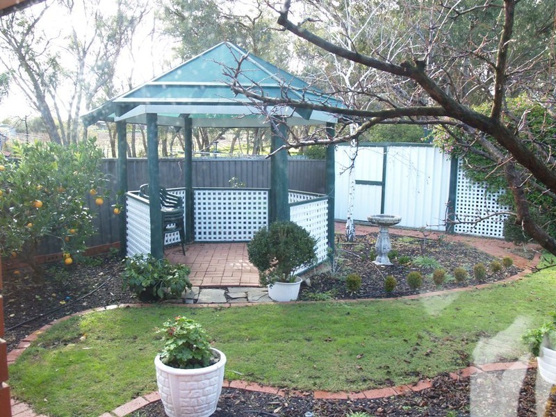 37 Horseshoe Drive, Woodcroft SA 5162