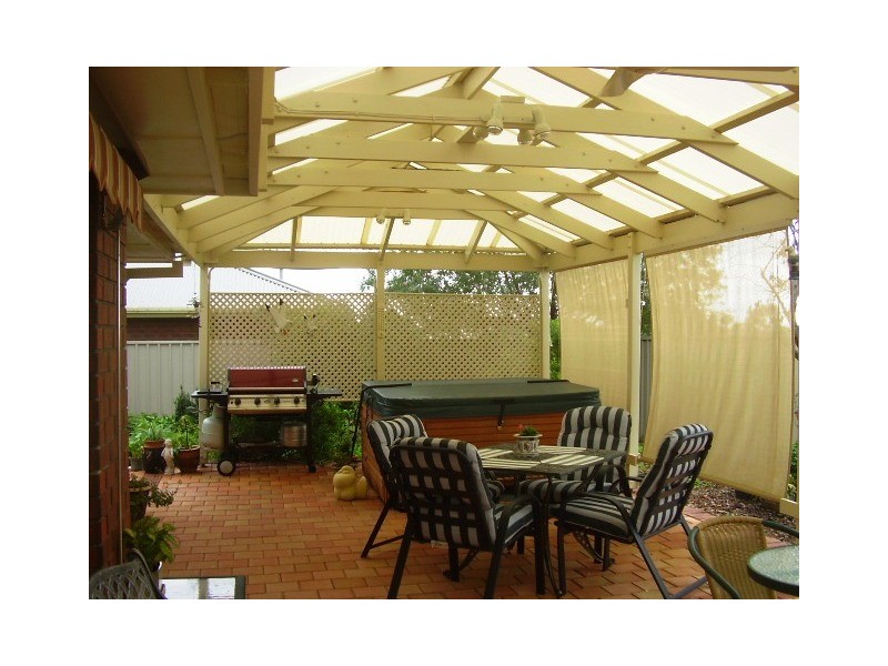 6 Aloisi Court, Woodcroft SA 5162