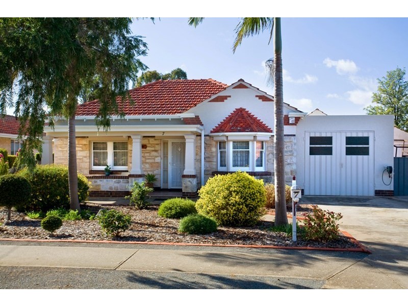 7 Almond Grove, Glandore SA 5037