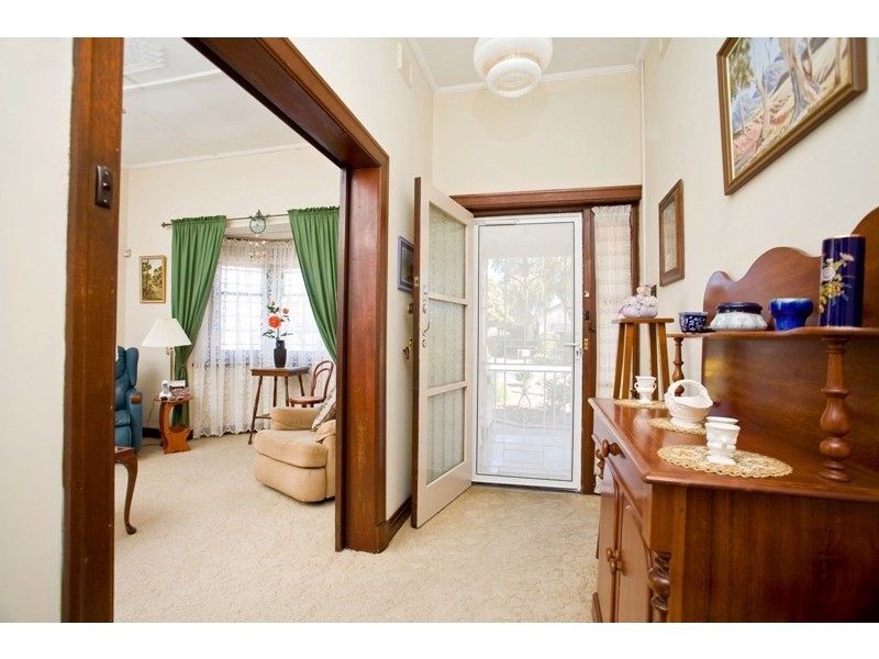 7 Almond Grove, Glandore SA 5037
