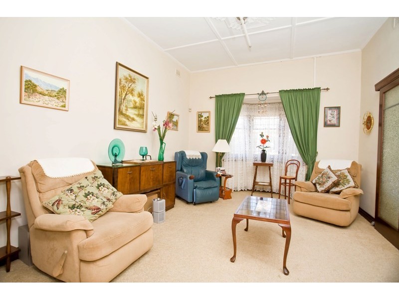 7 Almond Grove, Glandore SA 5037