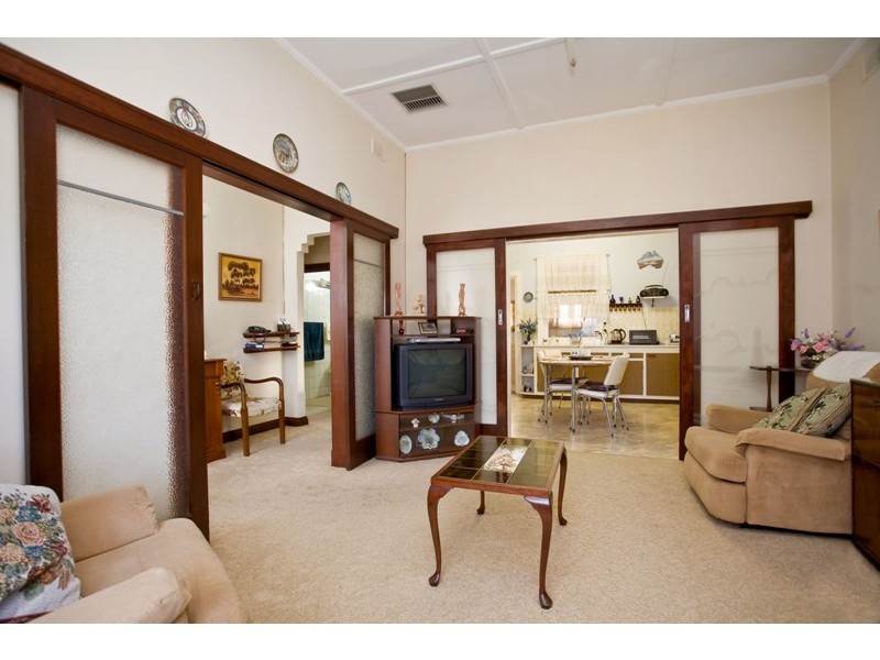 7 Almond Grove, Glandore SA 5037