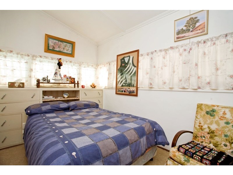 7 Almond Grove, Glandore SA 5037