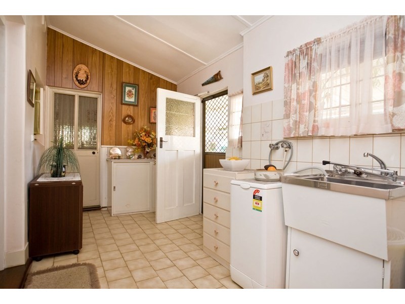 7 Almond Grove, Glandore SA 5037