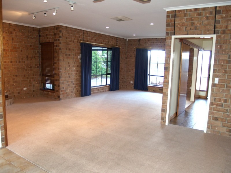 37 Daveys Road, Flagstaff Hill SA 5159