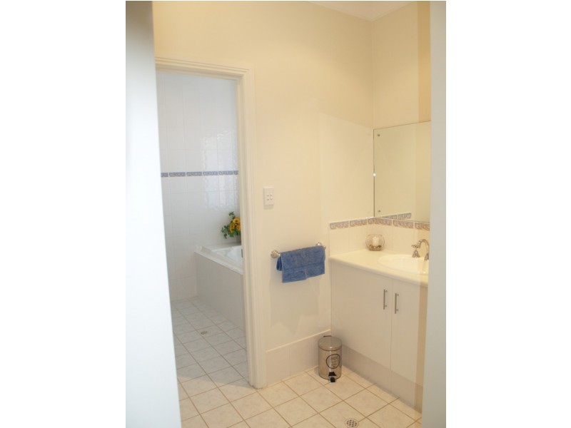 2 Summerhill Close, Reynella SA 5161