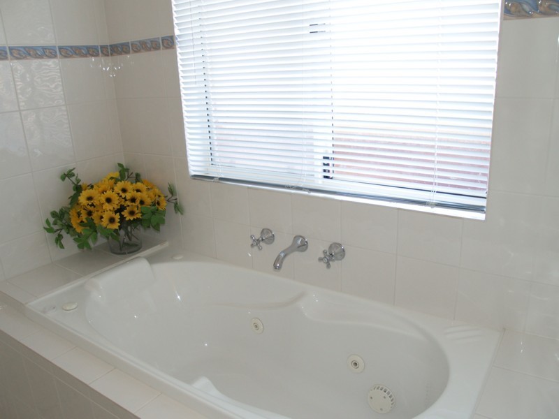 2 Summerhill Close, Reynella SA 5161