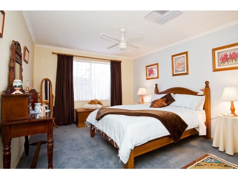 Woodcroft SA 5162