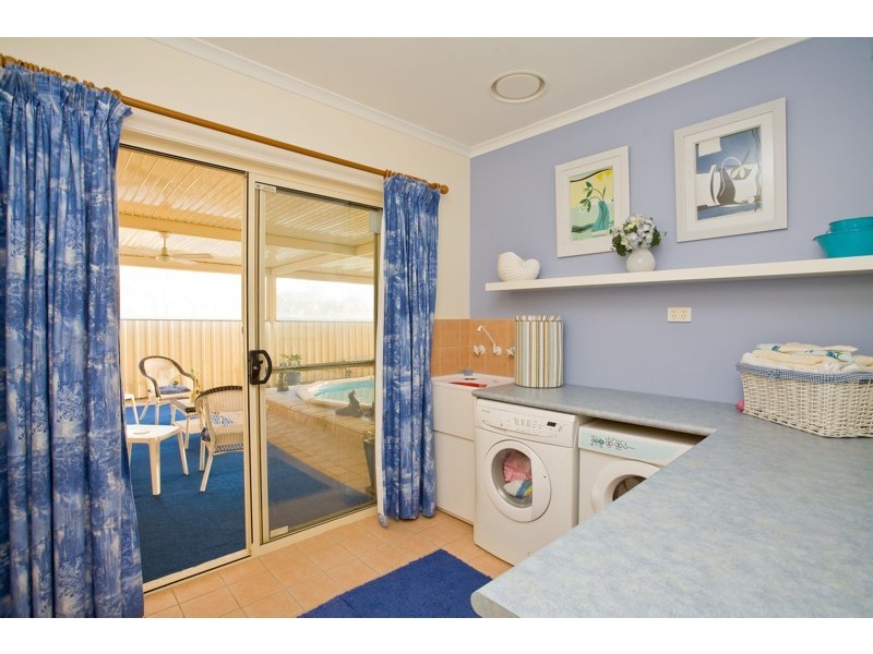 Woodcroft SA 5162